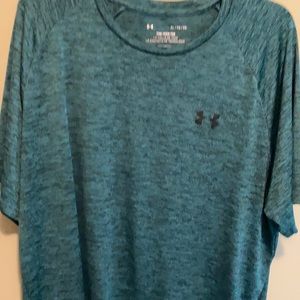 Men’s  greenish Under Armour T-shirt